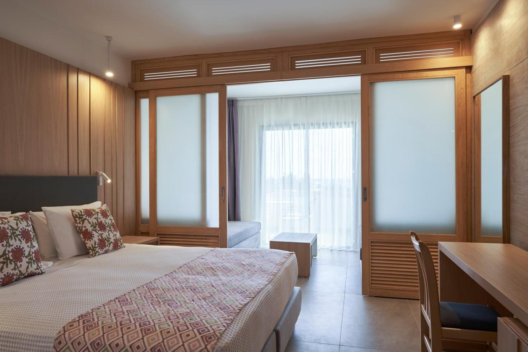 Отель Atlantica Mikri Poli Rhodes 4*