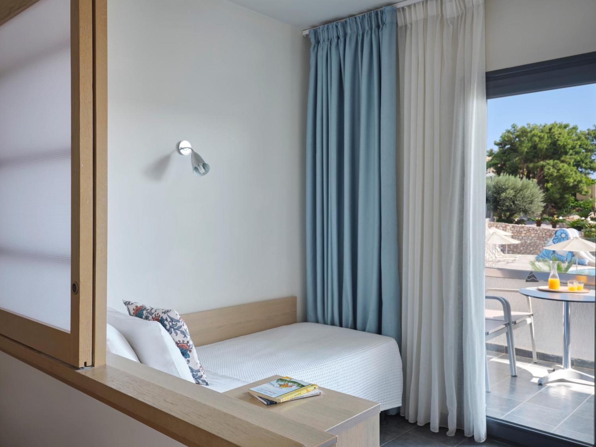 Отель Atlantica Mikri Poli Rhodes 4*