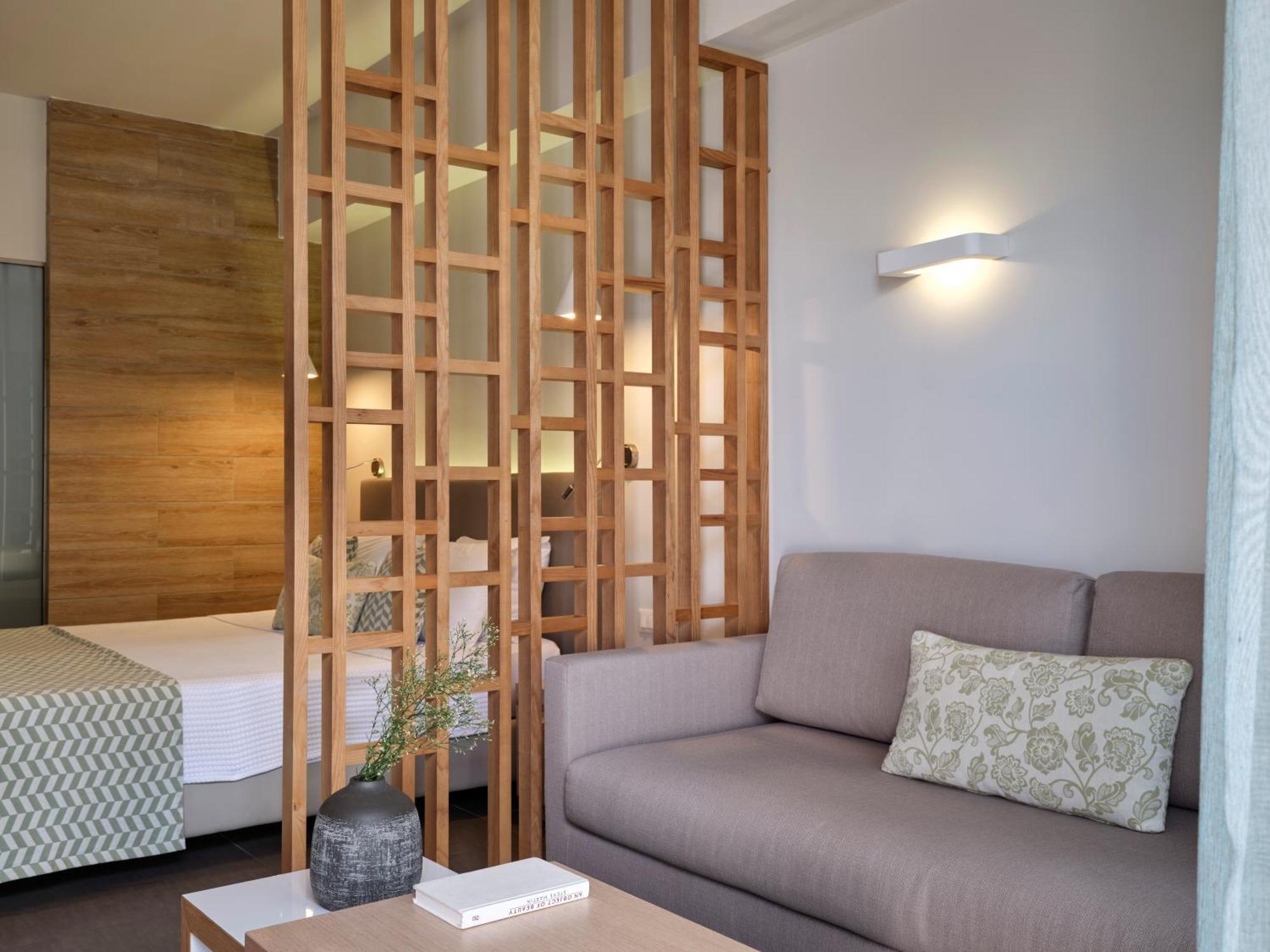 Отель Atlantica Mikri Poli Rhodes 4*